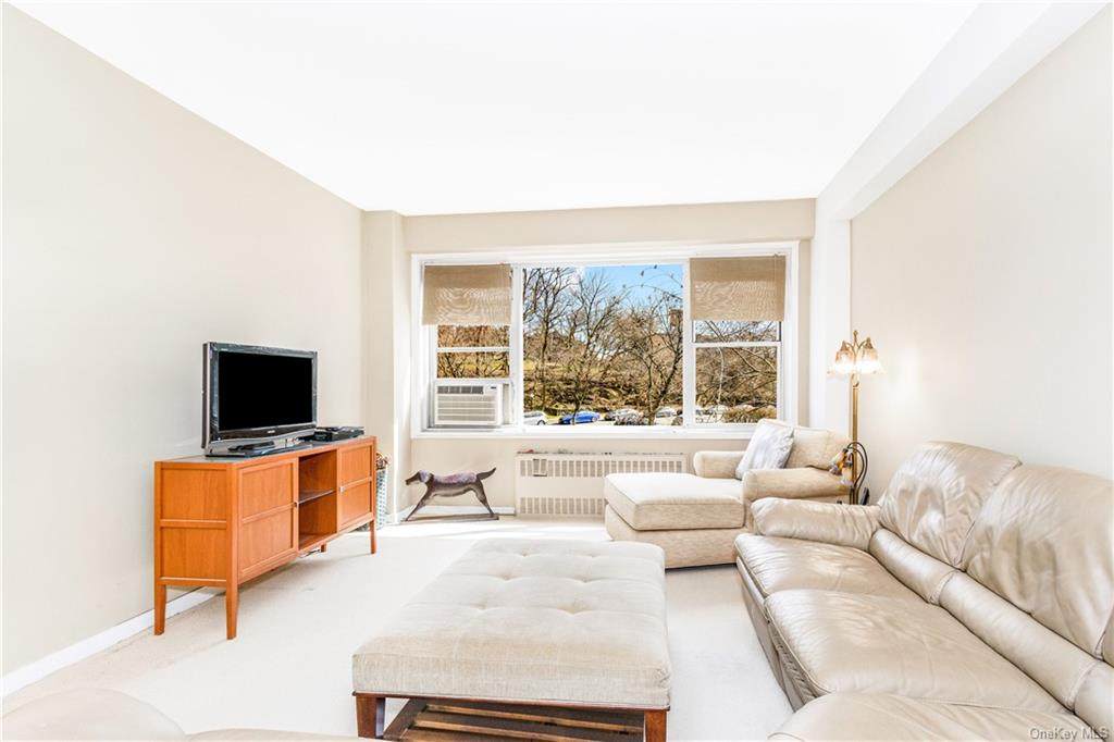 750 Kappock Street - Photo 1