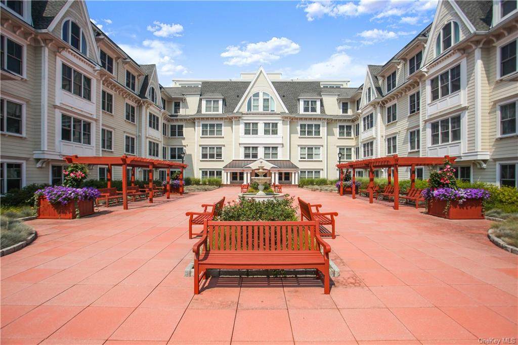 225 Stanley Avenue - Photo 1