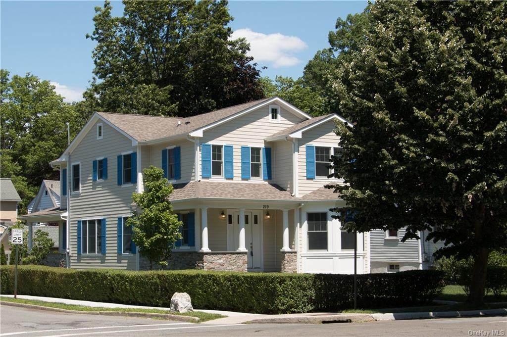 219 Larchmont Avenue - Photo 1