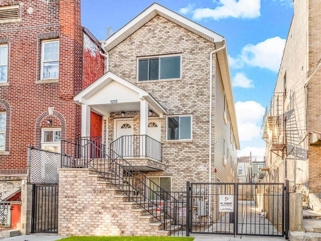 1233 Beach Avenue - Photo 1