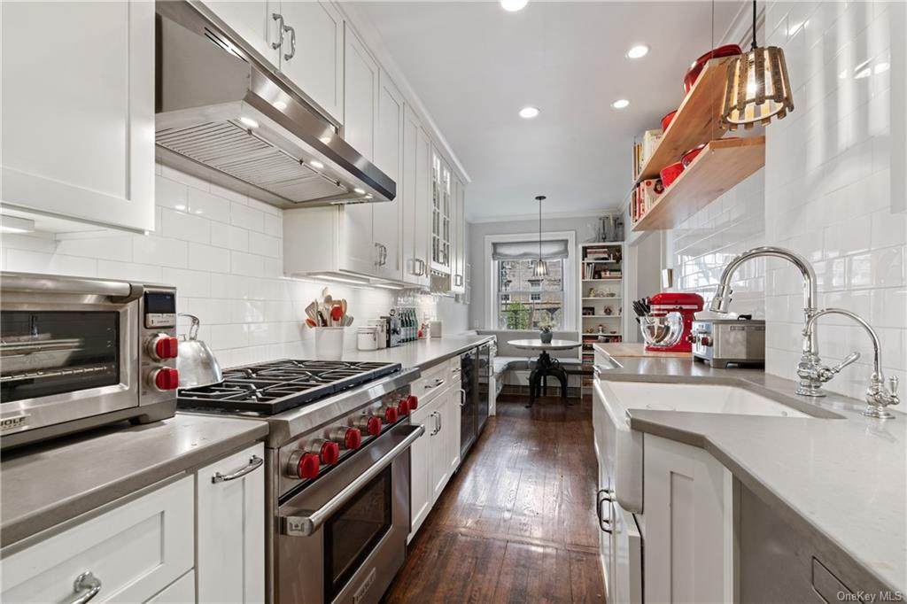 21 Chatsworth Avenue - Photo 1