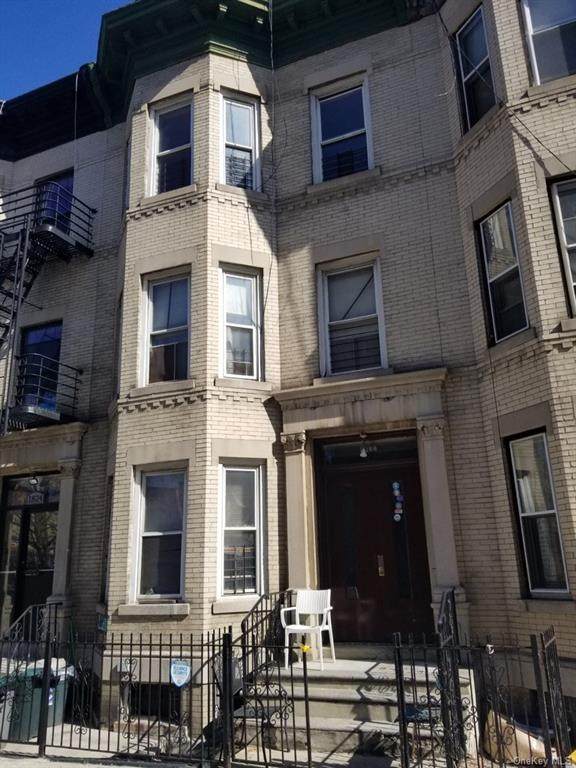 1822 Clinton Avenue - Photo 1