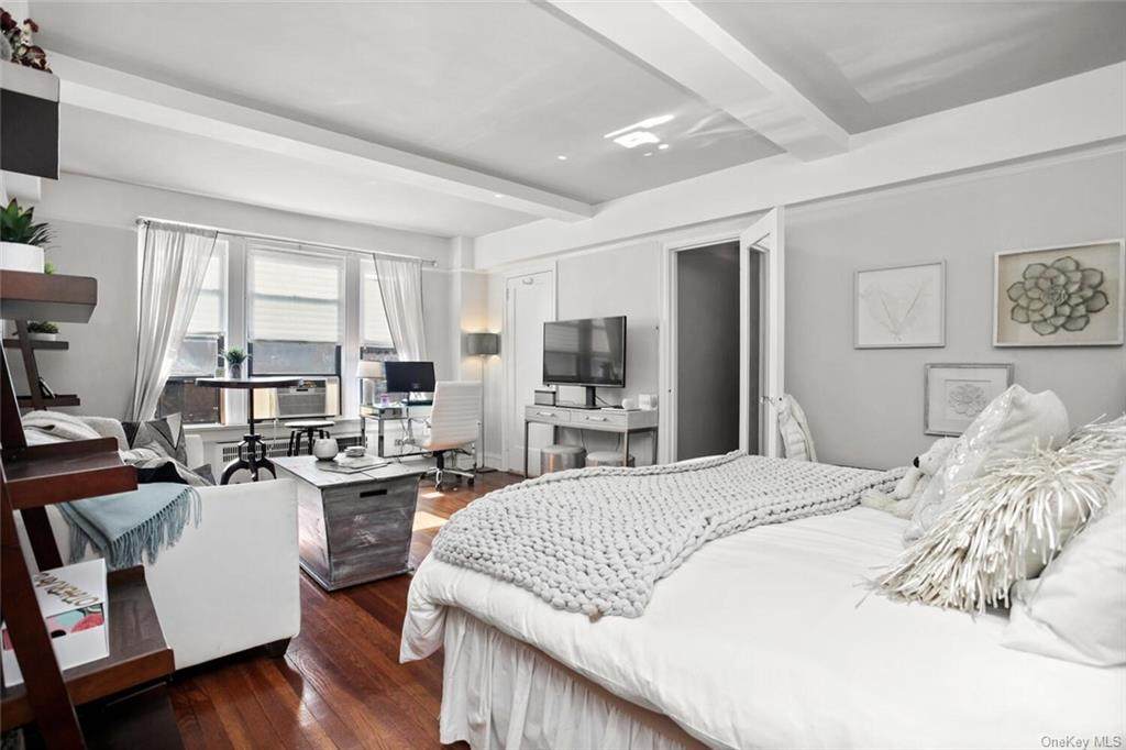 319 50th Street - Photo 1