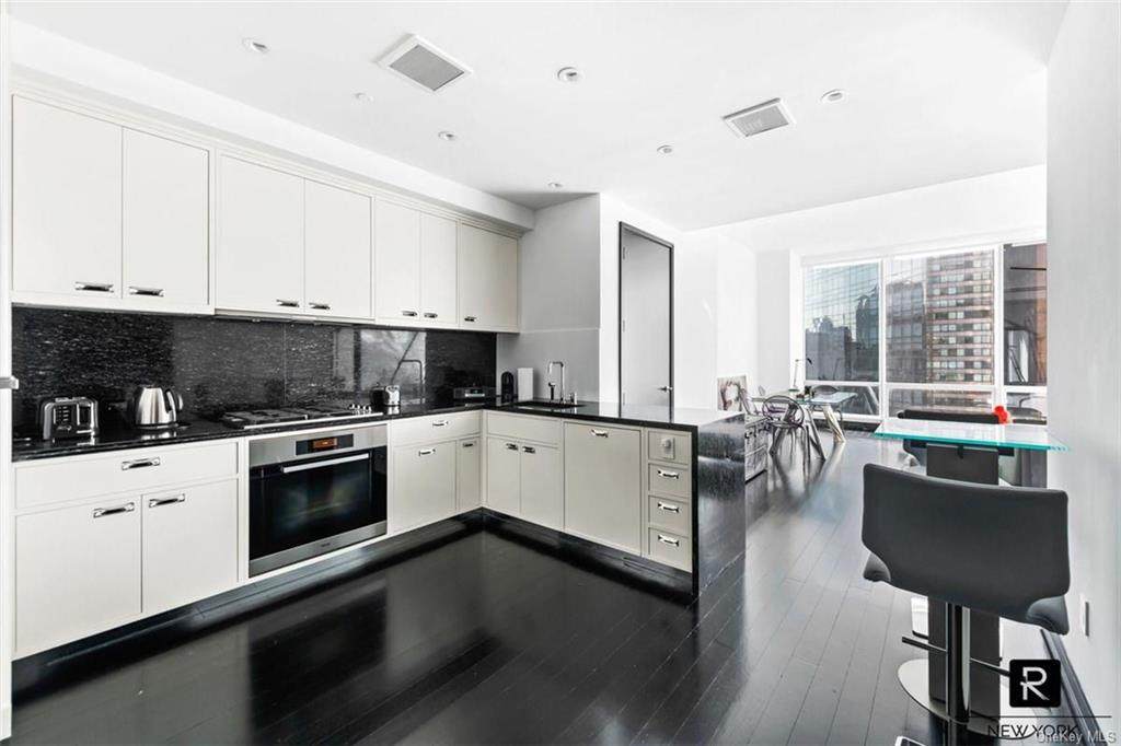 157 W 57th Street - Photo 1