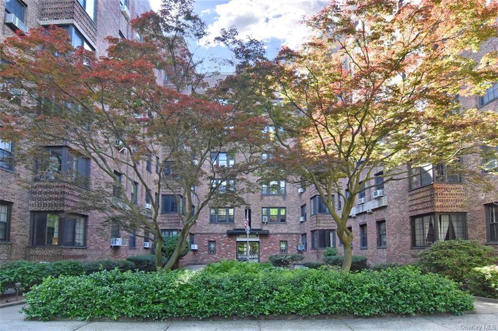 35 Parkview Avenue - Photo 1