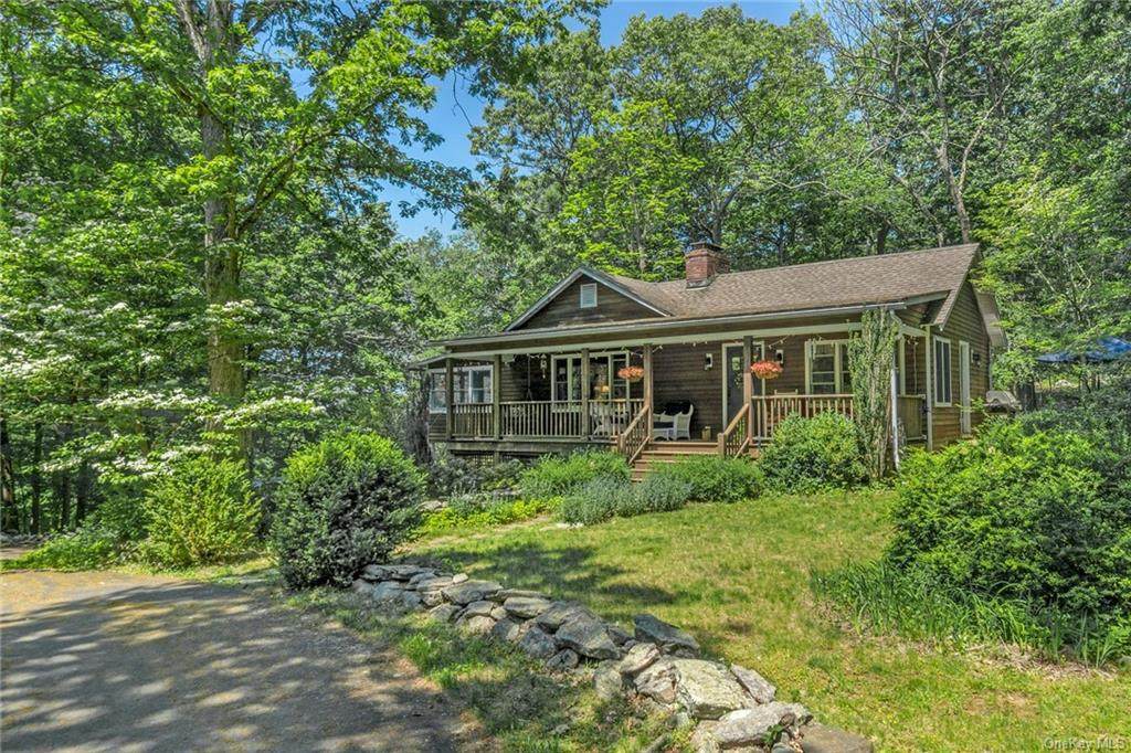96 Ridgefield Avenue - Photo 1