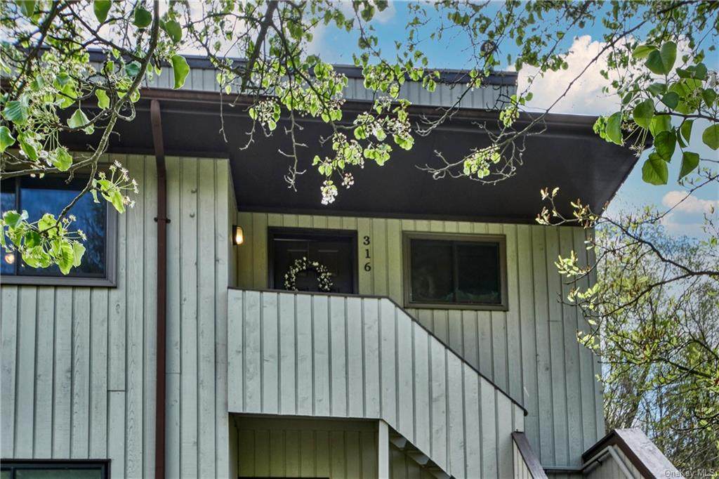 316 Greeley Avenue - Photo 1