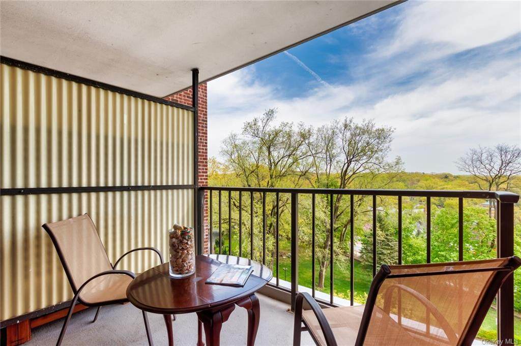 4525 Henry Hudson Parkway - Photo 1
