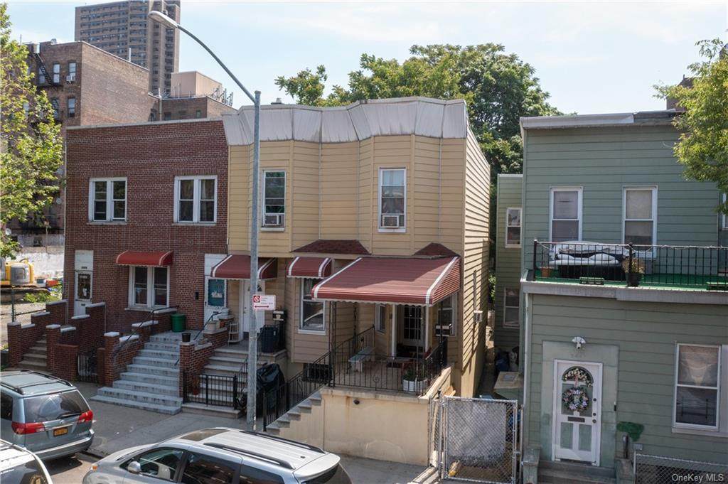 2442 Beaumont Avenue - Photo 1