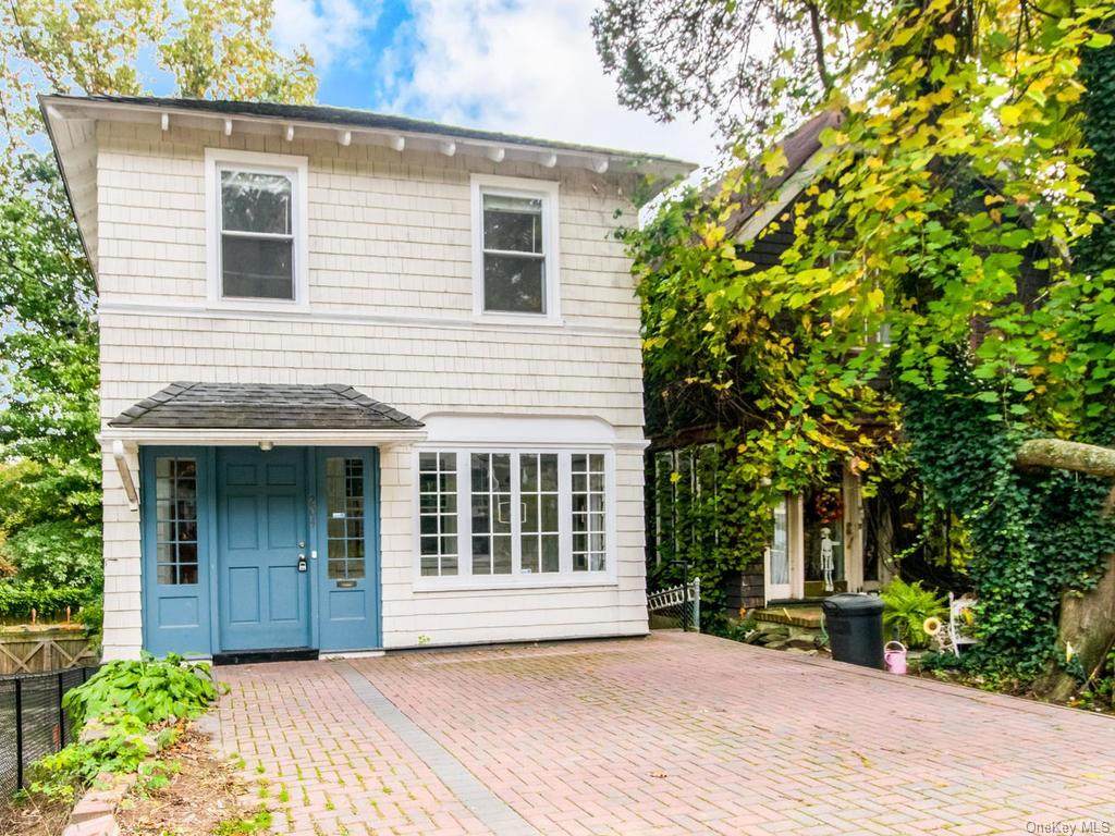 204 Parkview Avenue - Photo 1