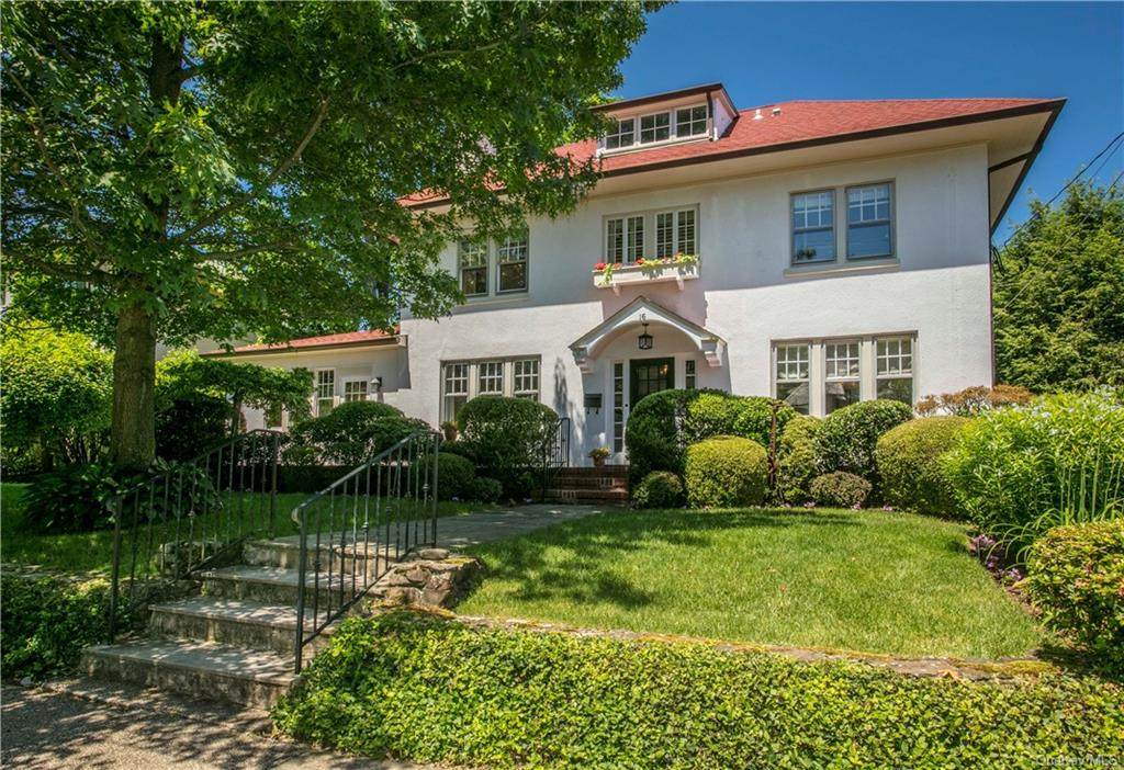 16 Summit Avenue - Photo 1
