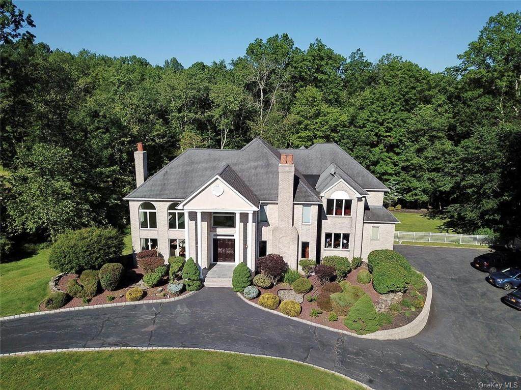 9 Valenza Lane - Photo 1