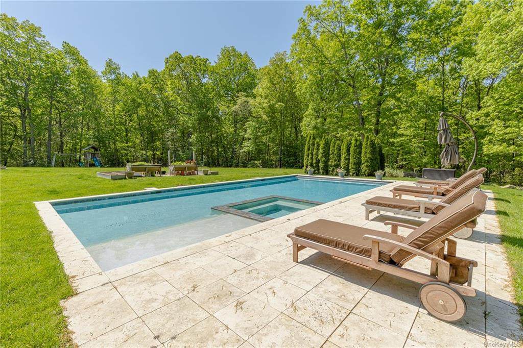 25 Beaver Pond Road - Photo 1