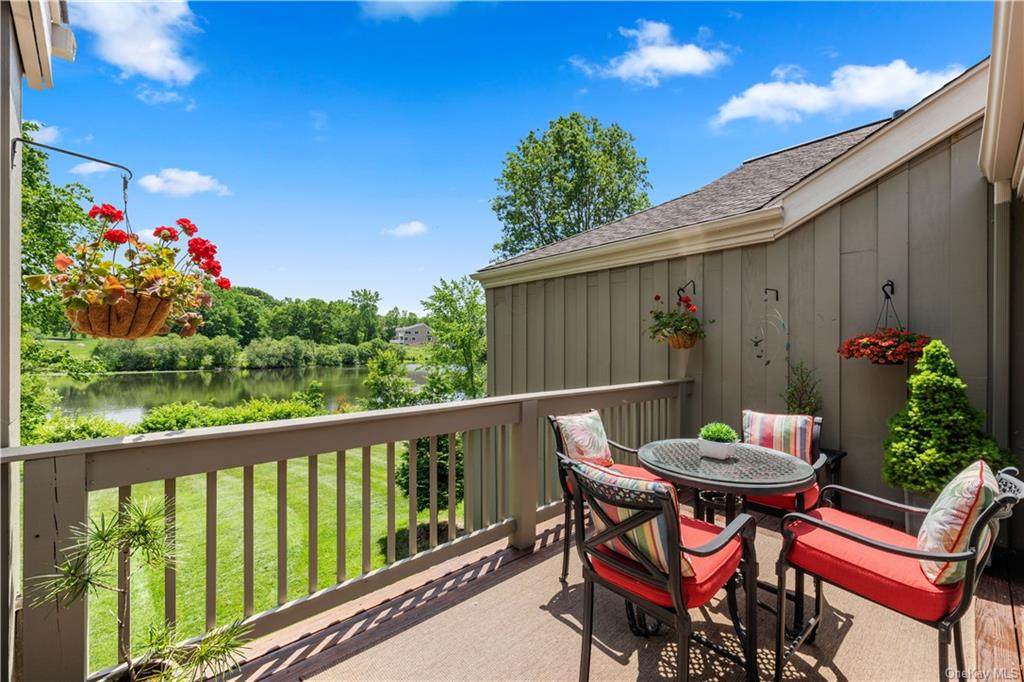 104 Oakridge Drive - Photo 1