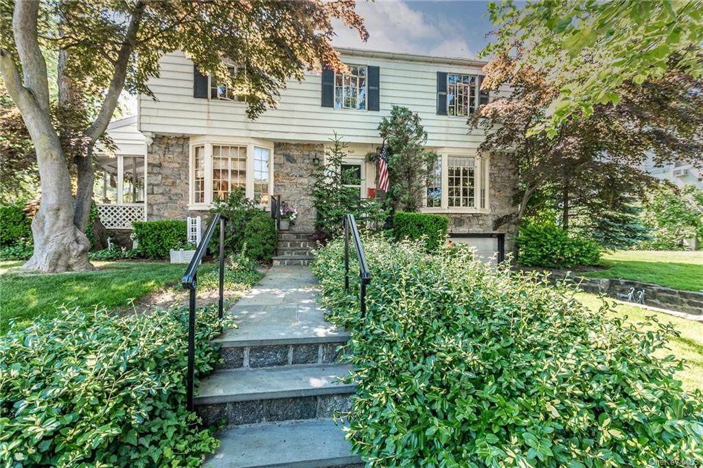 402 Rich Avenue - Photo 1