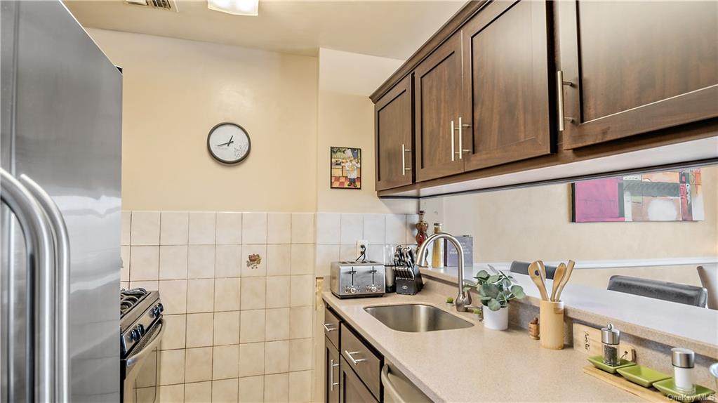 219 Sunset Boulevard - Photo 1