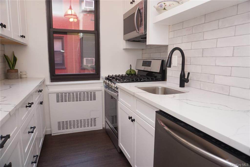 510 Kappock Street - Photo 1