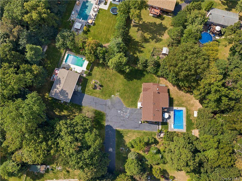 27A Airmont Road - Photo 1