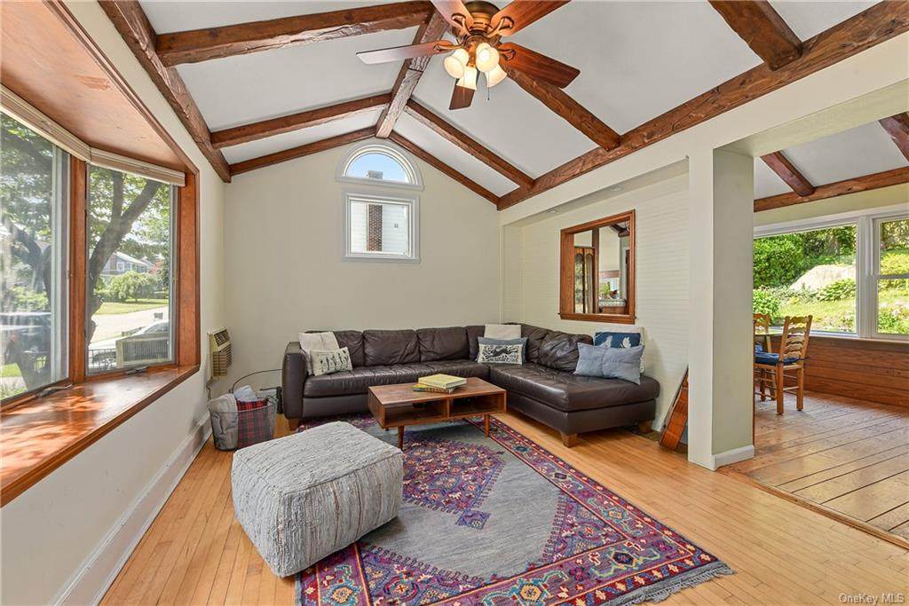 51 Clunie Avenue - Photo 1