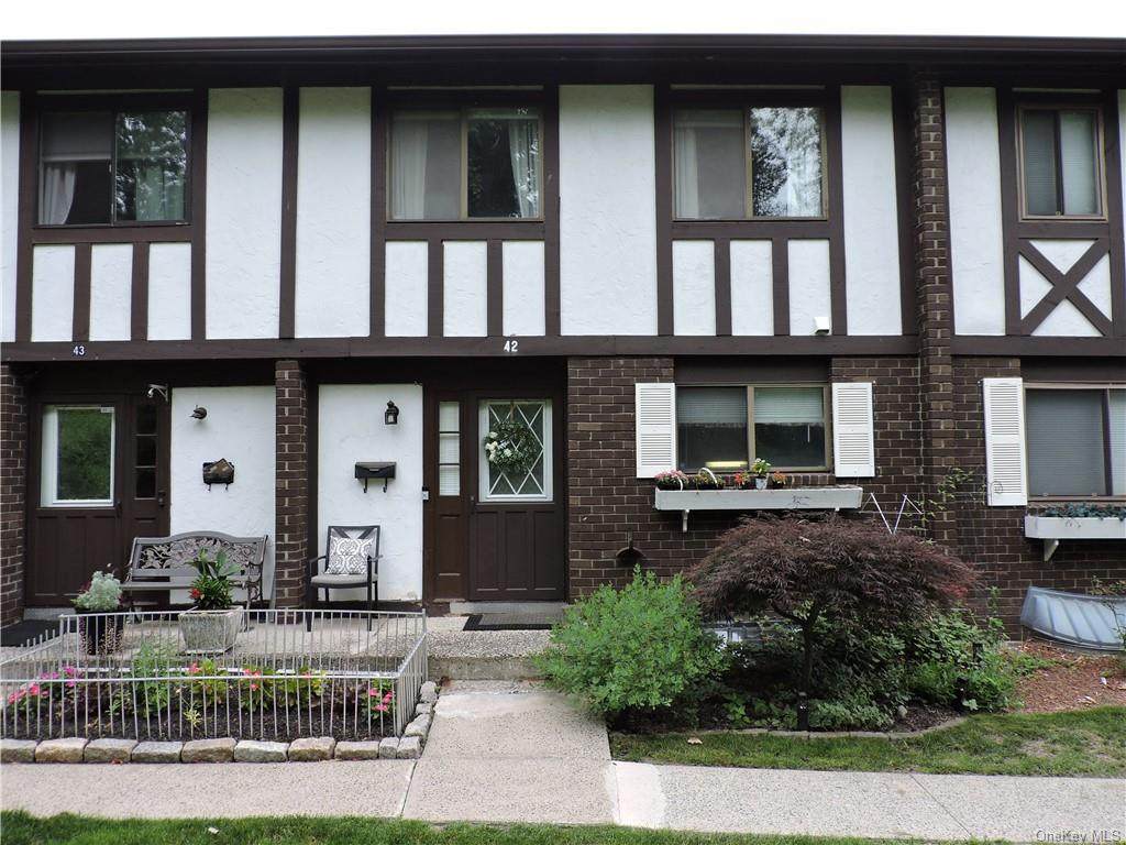 42 Buckingham Court - Photo 1