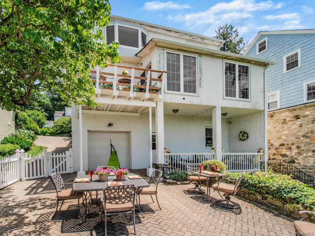 67 Holls Terrace - Photo 1