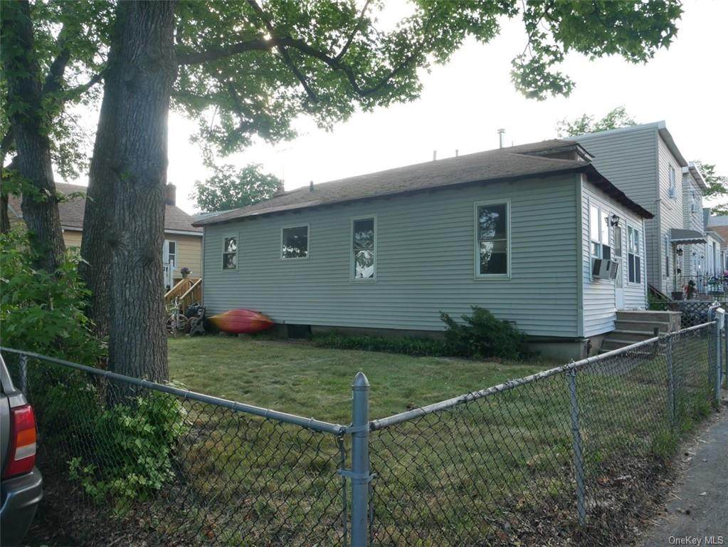 28 Edgewater Park - Photo 1