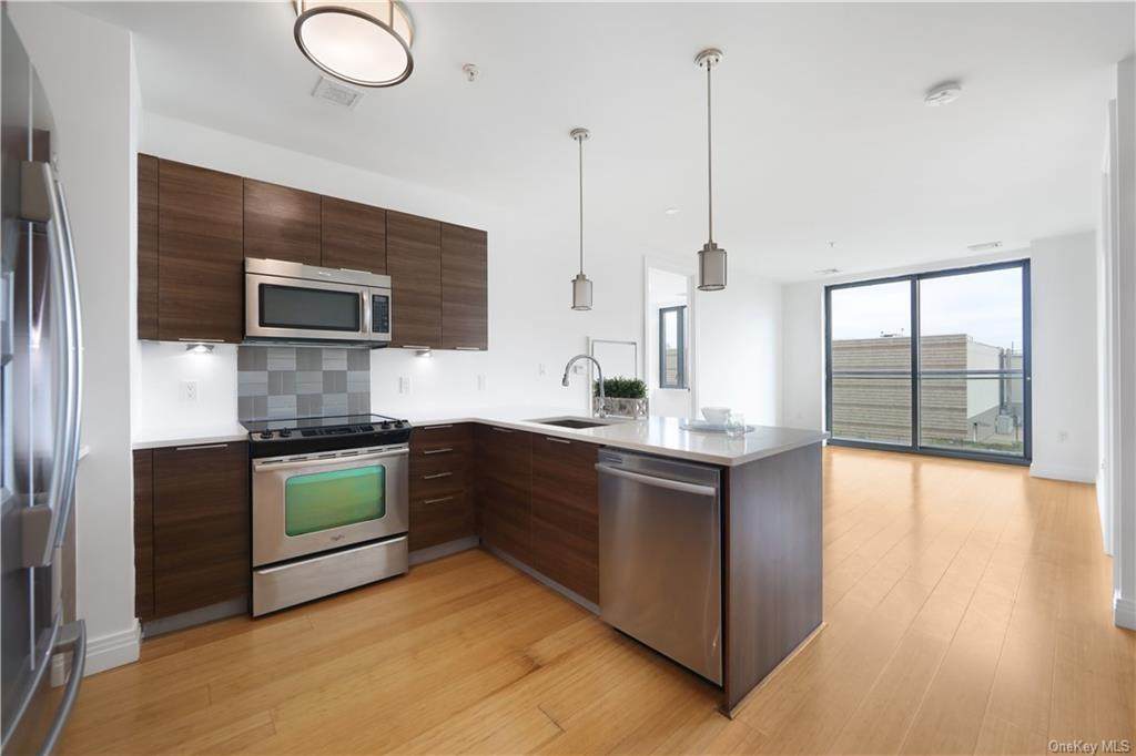 701 Ridge Hill Boulevard - Photo 1