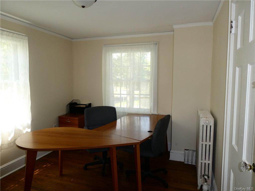 185 Monhagen Avenue - Photo 1