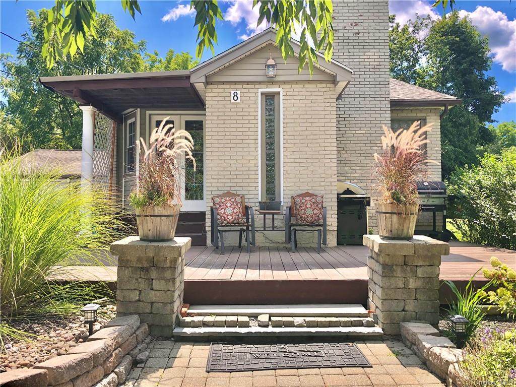 8 Echo Lane - Photo 1