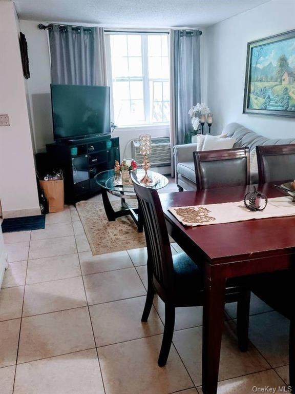115 Sunset Boulevard - Photo 1