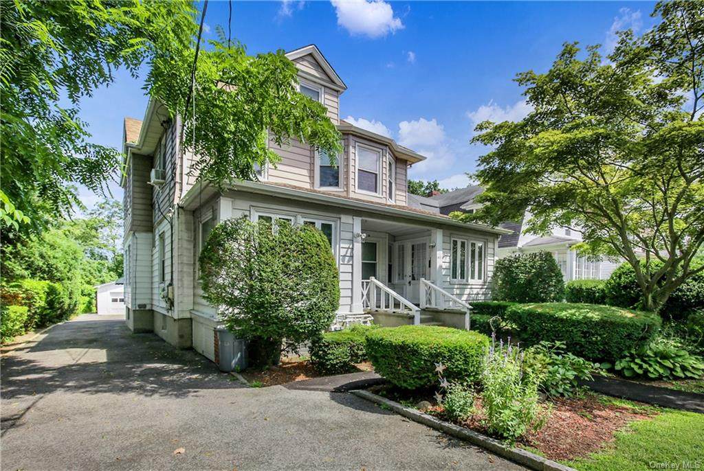 417 Barry Avenue - Photo 1