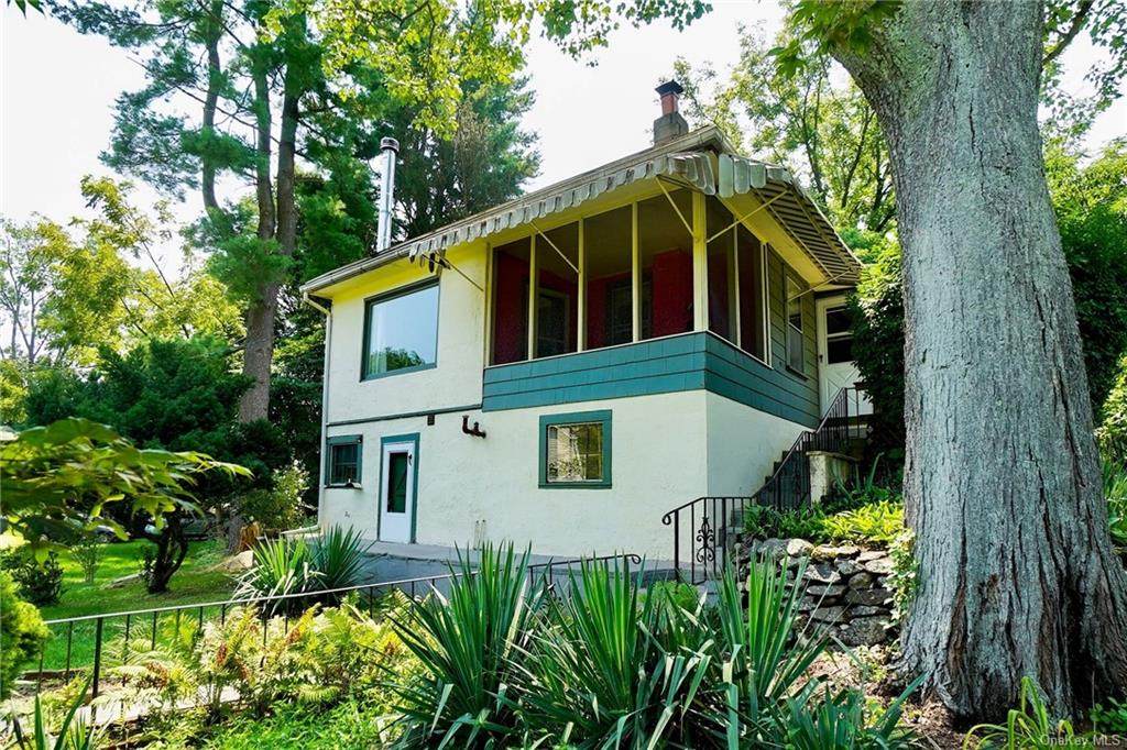 11 Montrose Point Road - Photo 1
