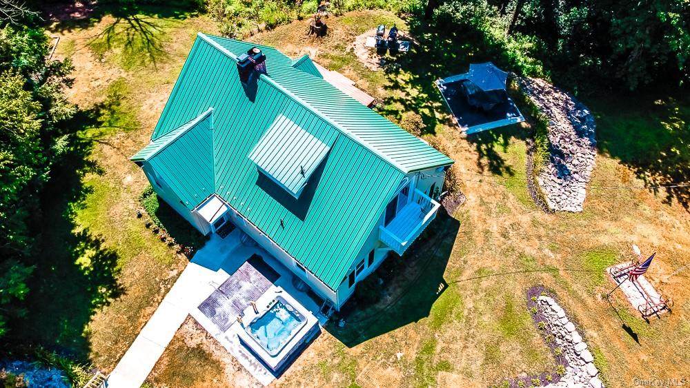 1743 Shandelee Road - Photo 1