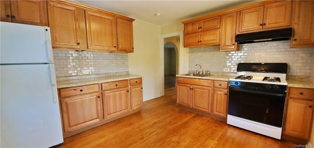 85 Hutchinson Avenue - Photo 1