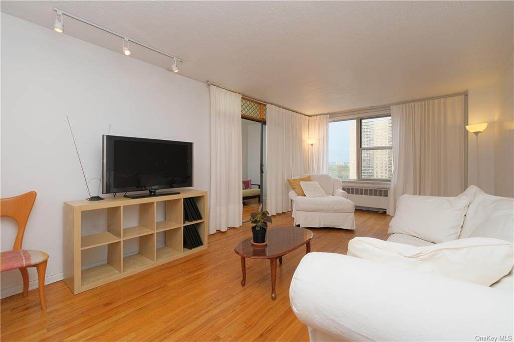 3201 Grand Concourse - Photo 1