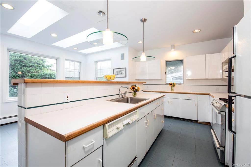 99 Willow Avenue - Photo 1