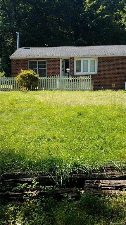 73 Southlake Road - Photo 1