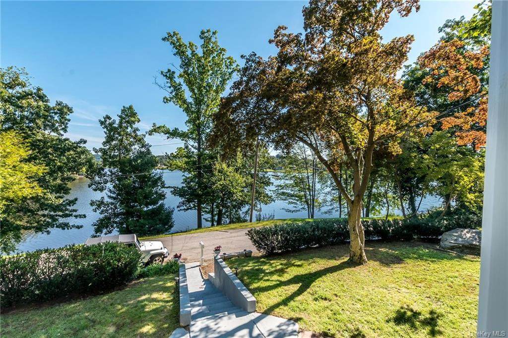 183 Lakeshore Drive - Photo 1