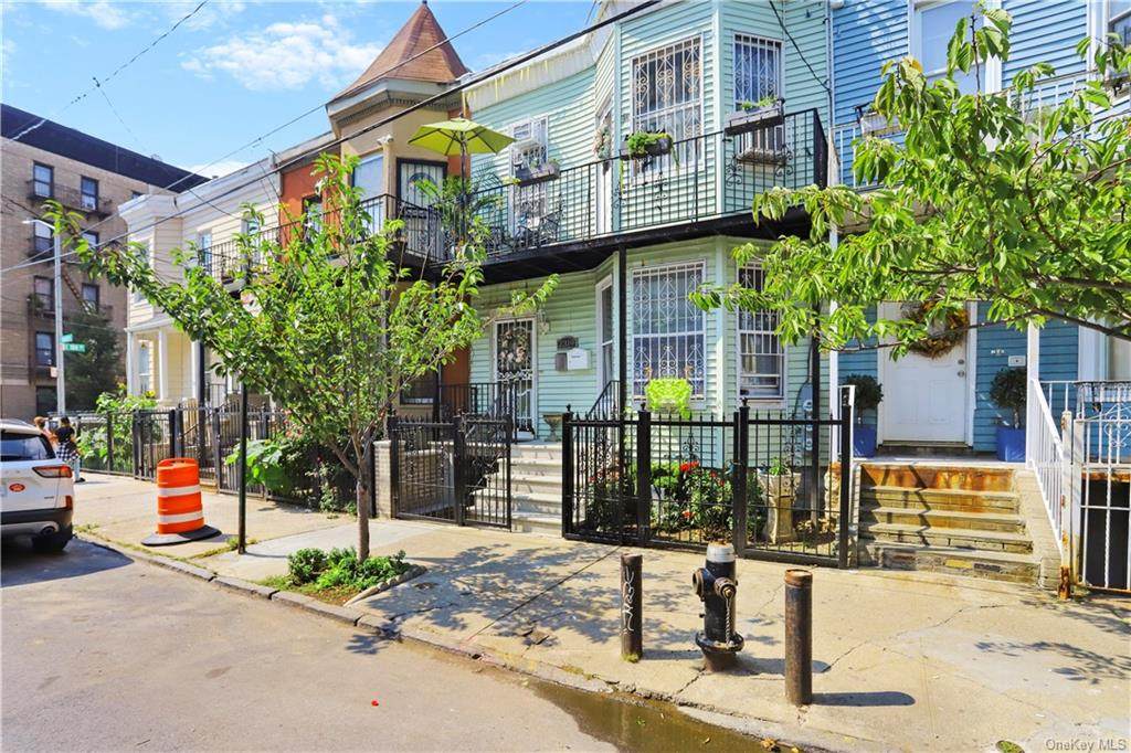 2319 Bassford Avenue - Photo 1