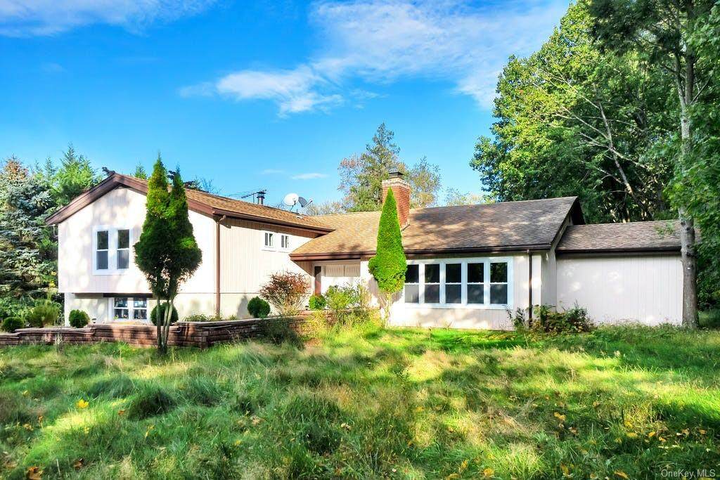 377 Sleepy Hollow Road - Photo 1