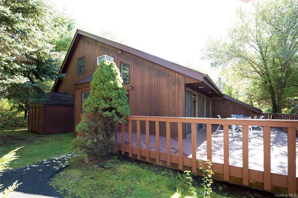 4 Sylvia Lane - Photo 1