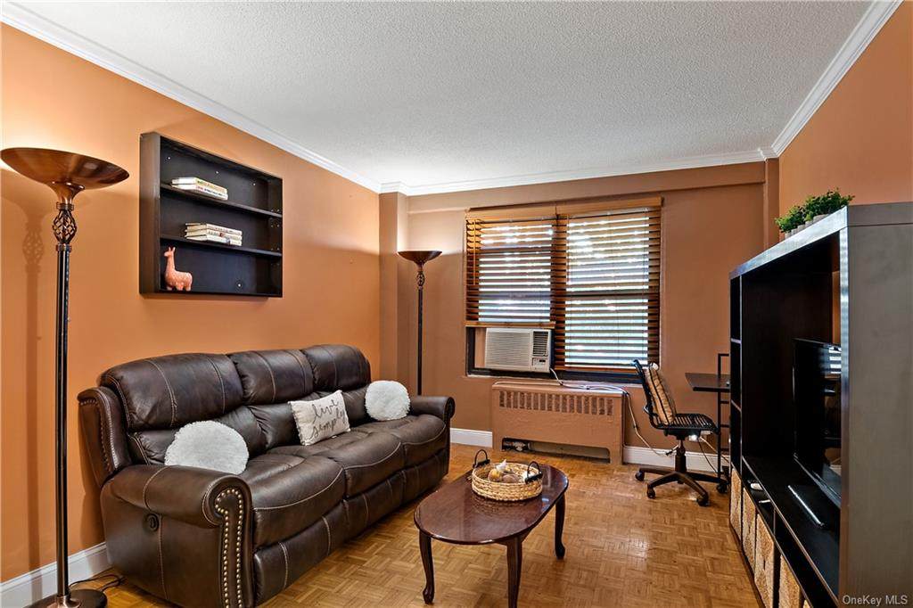 166 Pearsall Drive - Photo 1