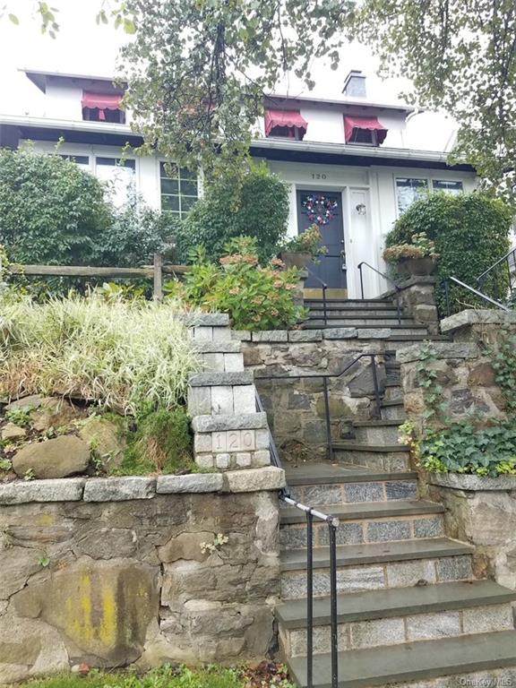 120 Devoe Avenue - Photo 1