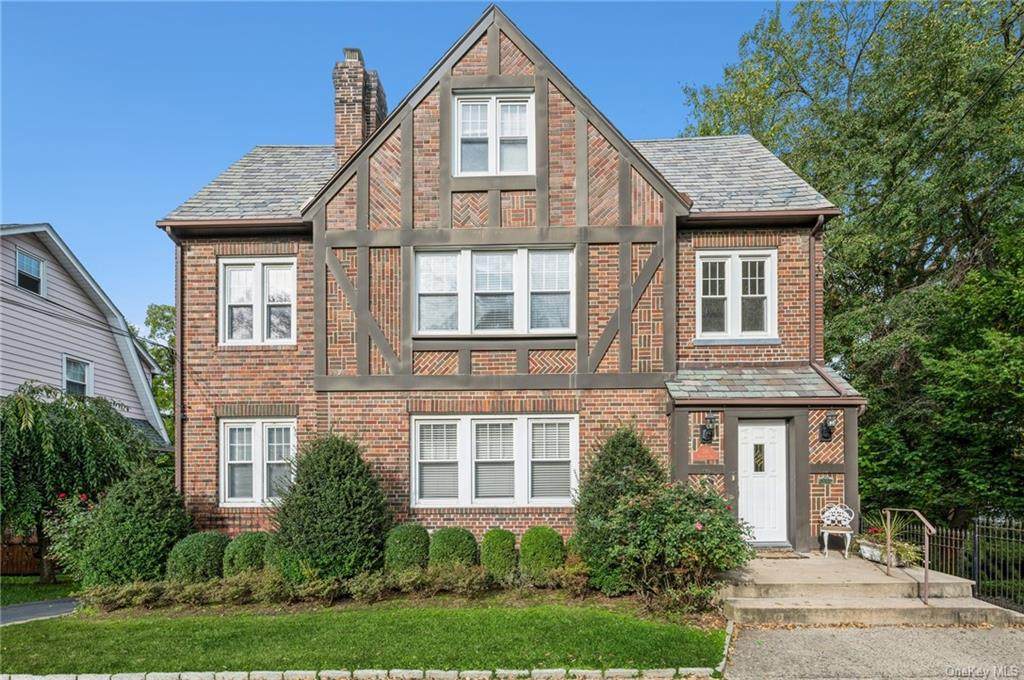 376 Hayward Avenue - Photo 1