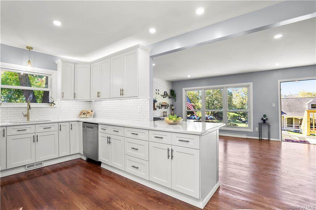 2 Rochelle Road - Photo 1