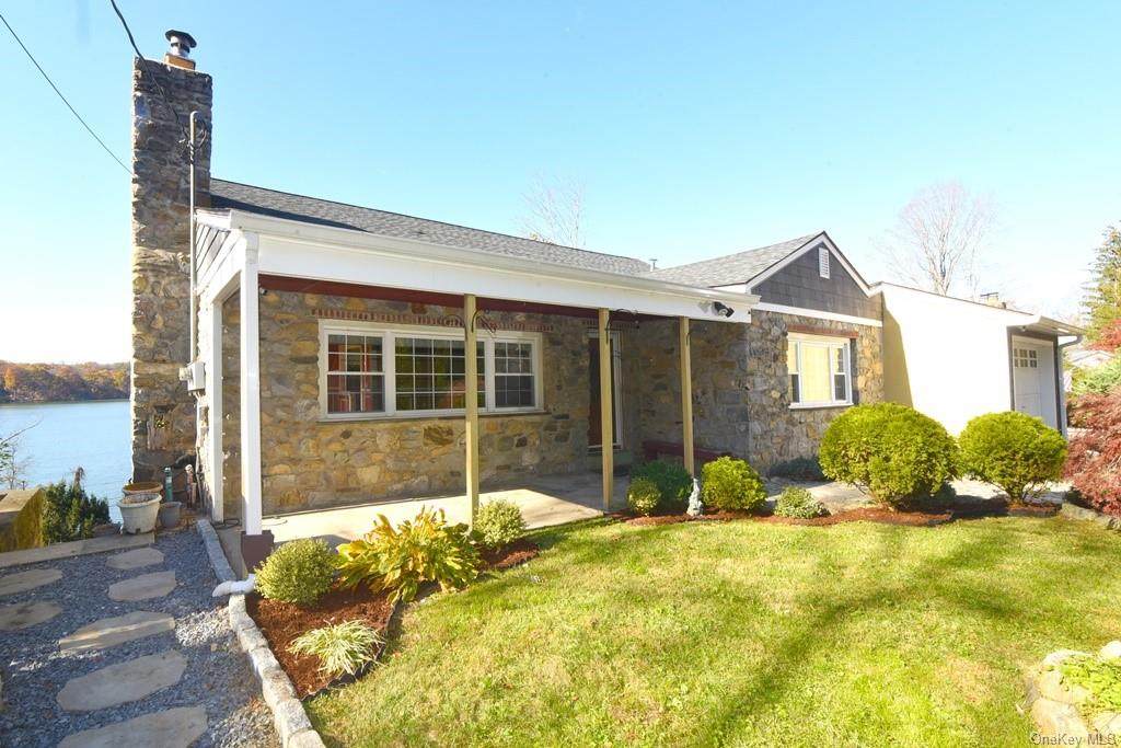 18 Bainbridge Road - Photo 1