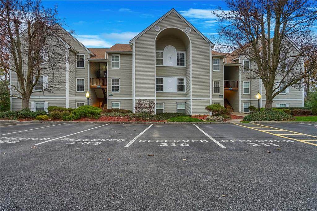 1054 Washington Green - Photo 1