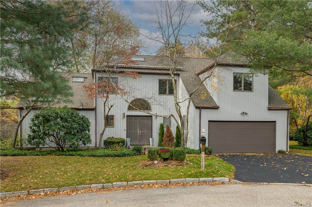 7 Pepperidge Lane - Photo 1