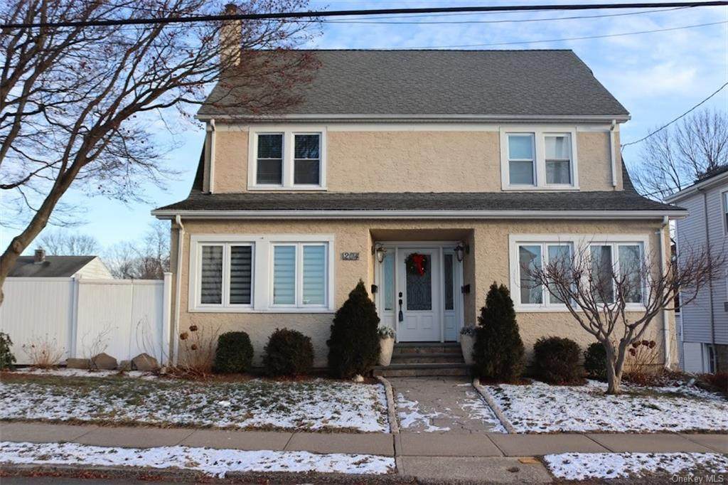 204 Lakeview Avenue - Photo 1