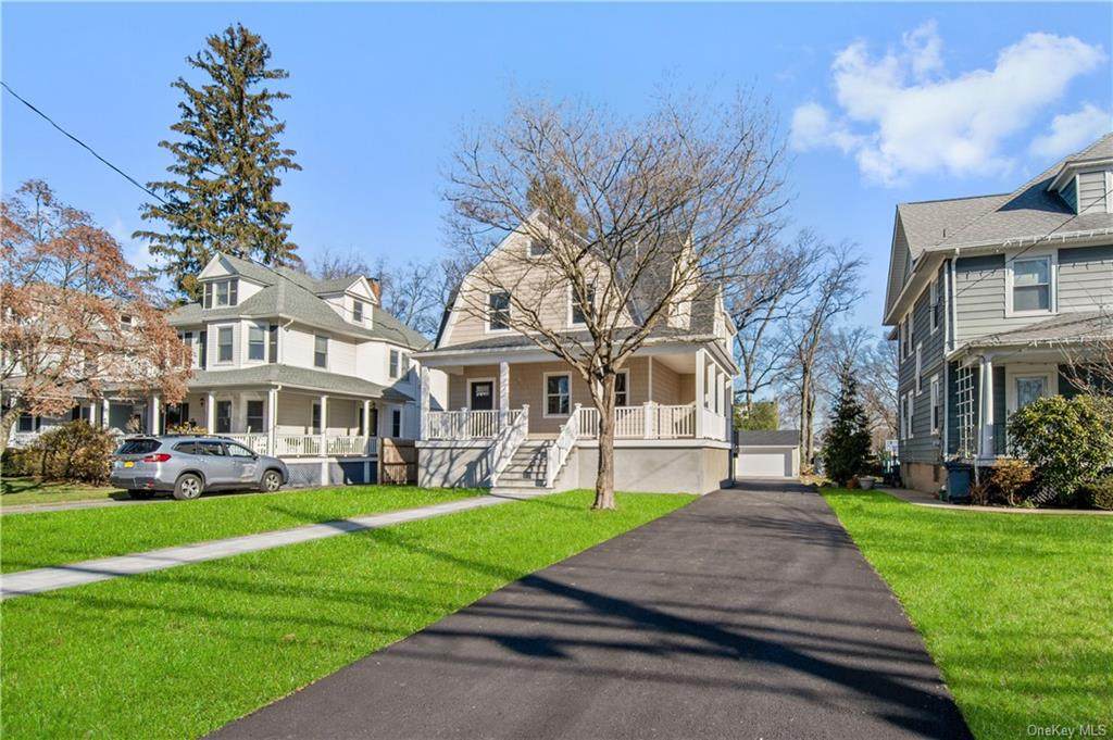 437 Barry Avenue - Photo 1